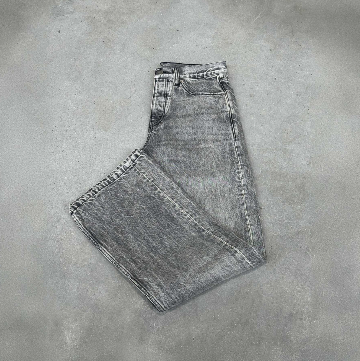 DXB.uae Baggy Flared Jeans - ASTRAVITA